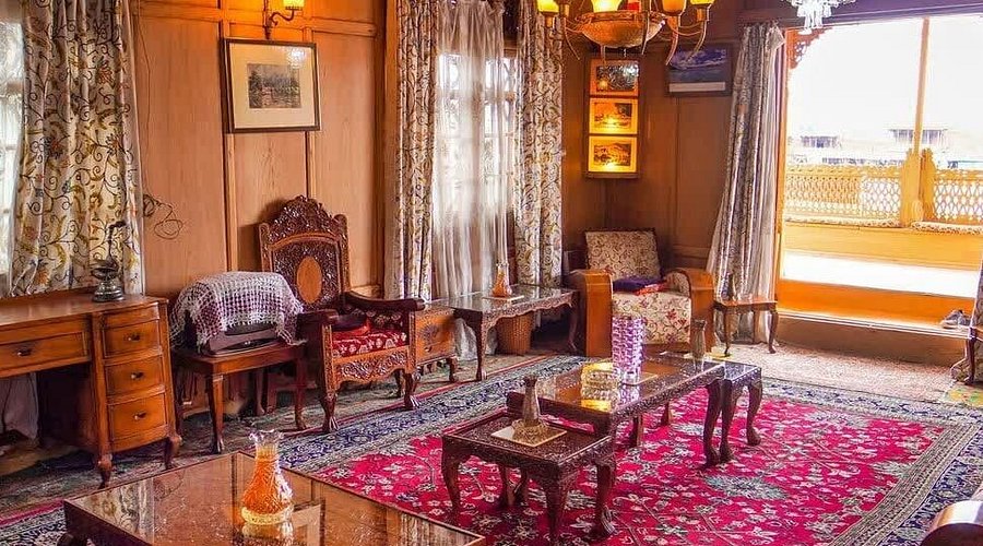 Showkat Group of Houseboats